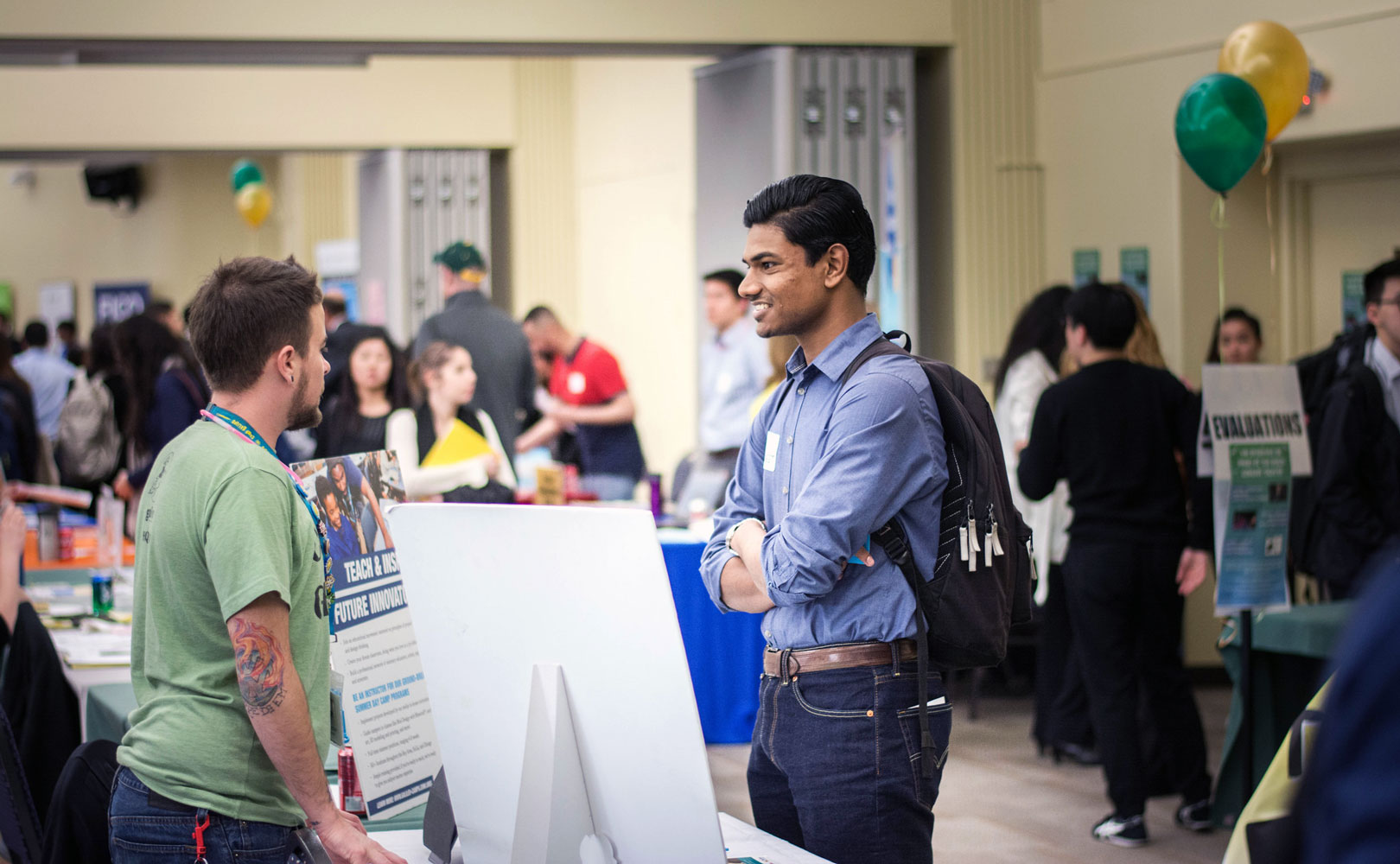 most-companies-make-this-mistake-at-career-fairs-here-s-how-to-avoid